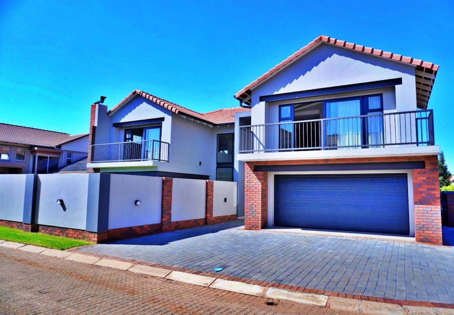 4 Bedroom Property for Sale in Grimbeeck Park North West